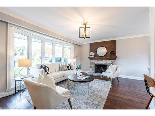 228 Plumtree Drive, Burlington, ON - Indoor Photo Showing Living Room With Fireplace