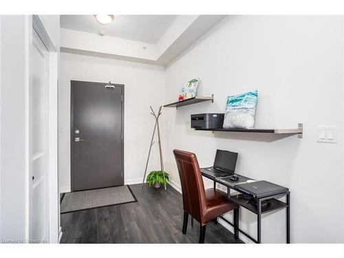 113-1284 Guelph Line, Burlington, ON - Indoor