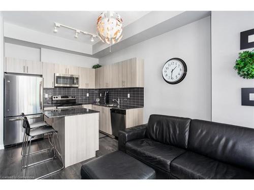 113-1284 Guelph Line, Burlington, ON - Indoor Photo Showing Kitchen