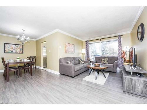 88-2701 Aquitaine Avenue, Mississauga, ON - Indoor Photo Showing Living Room