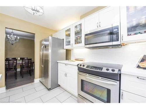 88-2701 Aquitaine Avenue, Mississauga, ON - Indoor Photo Showing Kitchen