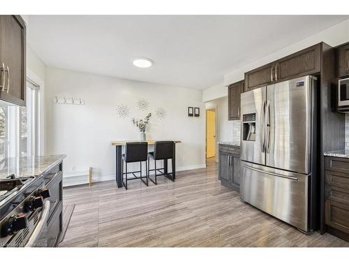 4939 Homestead Drive, Beamsville, ON - Indoor Photo Showing Kitchen