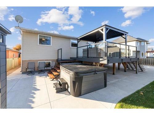 4939 Homestead Drive, Beamsville, ON - Outdoor With Deck Patio Veranda With Exterior