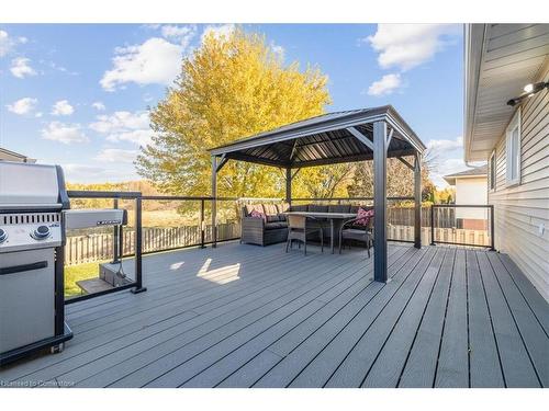 4939 Homestead Drive, Beamsville, ON - Outdoor With Deck Patio Veranda With Exterior