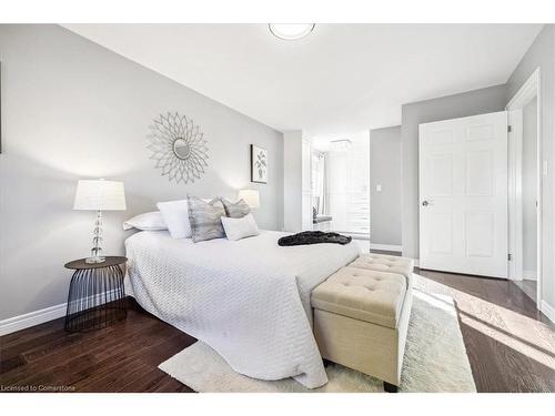 4939 Homestead Drive, Beamsville, ON - Indoor Photo Showing Bedroom