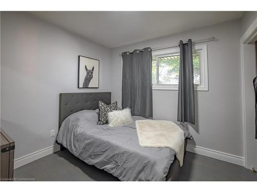 4315 Highway #6 Highway, Glanbrook, ON - Indoor Photo Showing Bedroom