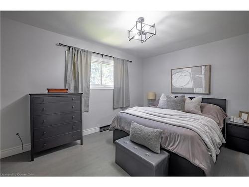 4315 Highway #6 Highway, Glanbrook, ON - Indoor Photo Showing Bedroom