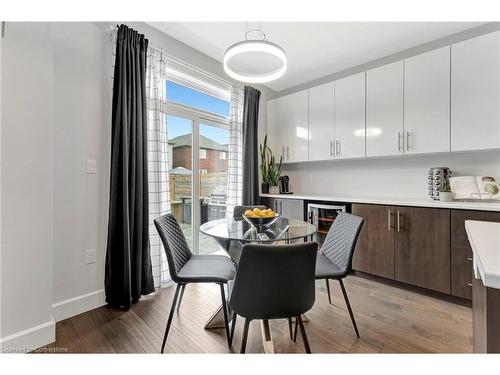 44 Fairgrounds Drive, Binbrook, ON - Indoor Photo Showing Dining Room