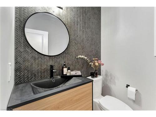 44 Fairgrounds Drive, Binbrook, ON - Indoor Photo Showing Bathroom