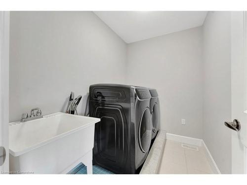 44 Fairgrounds Drive, Binbrook, ON - Indoor Photo Showing Laundry Room