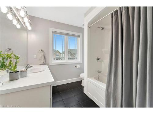 44 Fairgrounds Drive, Binbrook, ON - Indoor Photo Showing Bathroom