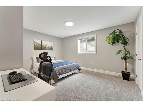 44 Fairgrounds Drive, Binbrook, ON - Indoor Photo Showing Bedroom