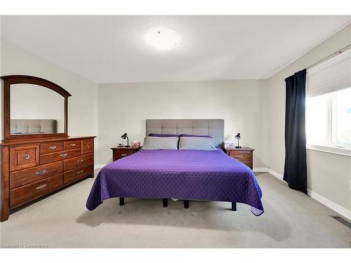 229 John Frederick Drive, Ancaster, ON - Indoor Photo Showing Bedroom