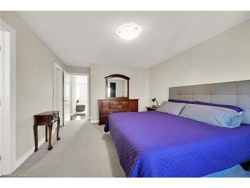 229 John Frederick Drive, Ancaster, ON - Indoor Photo Showing Bedroom