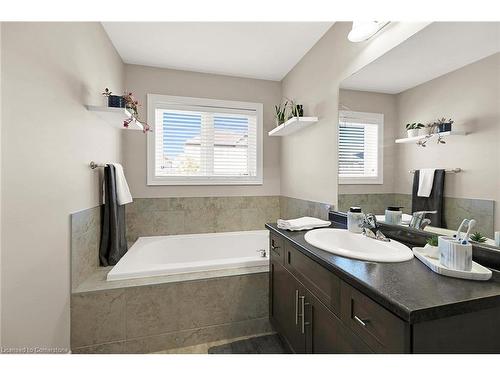 229 John Frederick Drive, Ancaster, ON - Indoor Photo Showing Bathroom