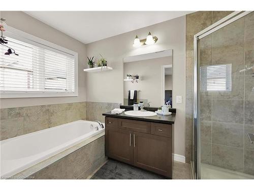 229 John Frederick Drive, Ancaster, ON - Indoor Photo Showing Bathroom