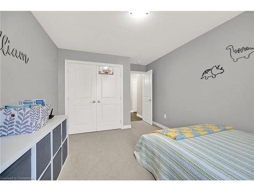 229 John Frederick Drive, Ancaster, ON - Indoor Photo Showing Bedroom