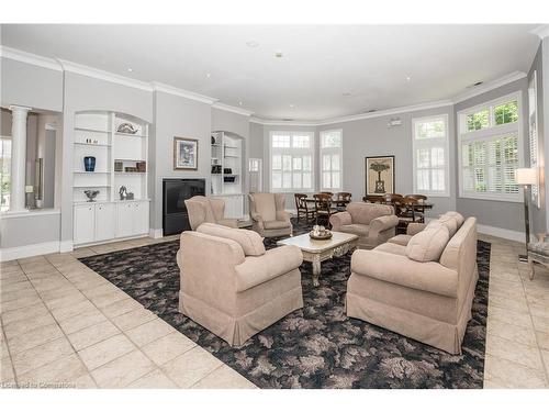 310-1800 Walkers Line, Burlington, ON - Indoor Photo Showing Living Room