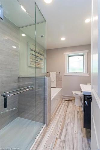 1245 Baldwin Drive, Oakville, ON - Indoor Photo Showing Bathroom