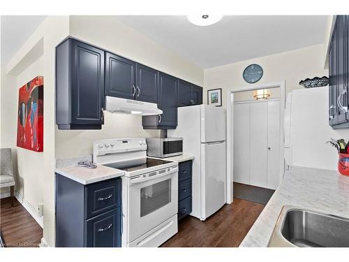 1-245 Bay Street S, Hamilton, ON - Indoor Photo Showing Kitchen