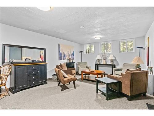 1-245 Bay Street S, Hamilton, ON - Indoor Photo Showing Living Room