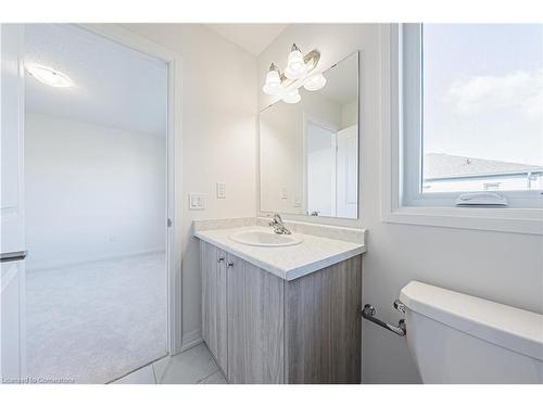 208 Provident Way, Mount Hope, ON - Indoor Photo Showing Bathroom