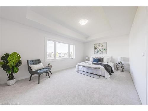 208 Provident Way, Mount Hope, ON - Indoor Photo Showing Bedroom