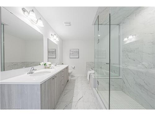 208 Provident Way, Mount Hope, ON - Indoor Photo Showing Bathroom