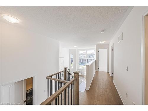 208 Provident Way, Mount Hope, ON - Indoor Photo Showing Other Room