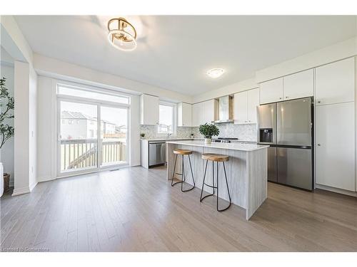 208 Provident Way, Mount Hope, ON - Indoor Photo Showing Kitchen With Upgraded Kitchen