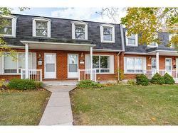 211 Lake Avenue N Hamilton, ON L8E 1H6