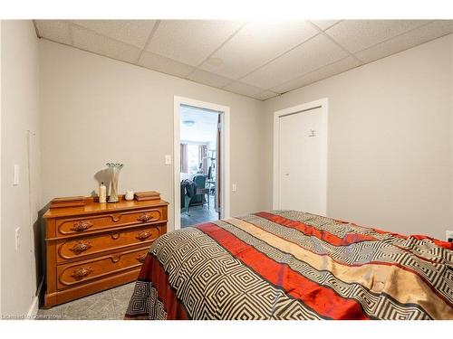 478 East Main Street, Welland, ON - Indoor Photo Showing Bedroom