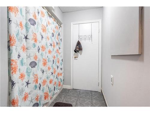 478 East Main Street, Welland, ON - Indoor Photo Showing Bathroom