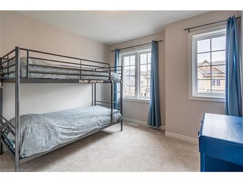 120 Dunrobin Lane, Grimsby, ON - Indoor Photo Showing Bedroom