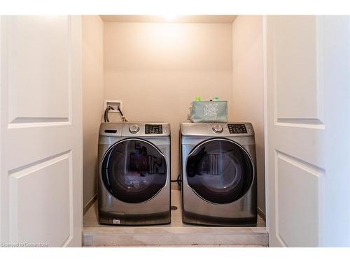 120 Dunrobin Lane, Grimsby, ON - Indoor Photo Showing Laundry Room