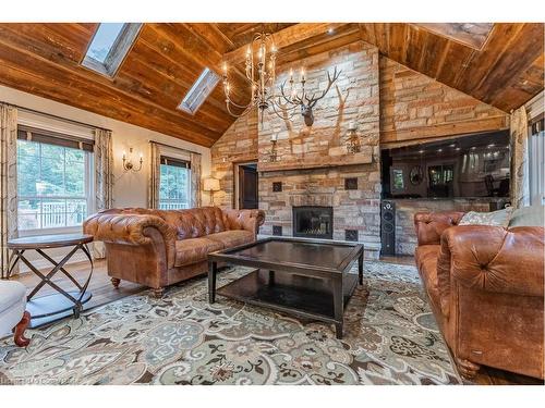 3867 Quarry Road Road, Beamsville, ON - Indoor Photo Showing Living Room With Fireplace