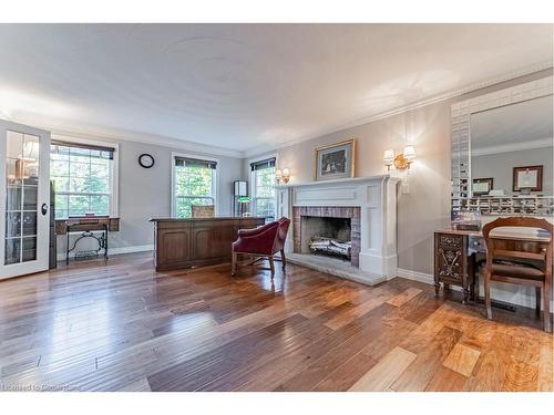 3867 Quarry Road Road, Beamsville, ON - Indoor Photo Showing Living Room With Fireplace