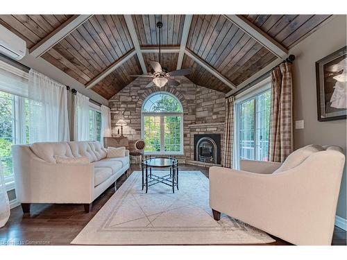 3867 Quarry Road Road, Beamsville, ON - Indoor Photo Showing Living Room With Fireplace