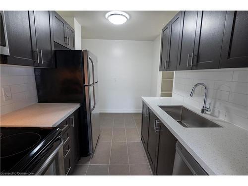 63-77 Tindale Court, Hamilton, ON - Indoor Photo Showing Kitchen