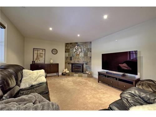 152 Cavendish Court, Oakville, ON - Indoor Photo Showing Living Room With Fireplace