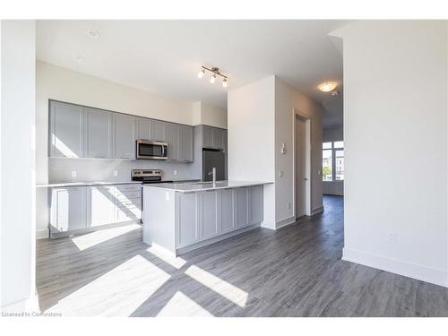 52 Windward Drive, Grimsby, ON - Indoor Photo Showing Kitchen