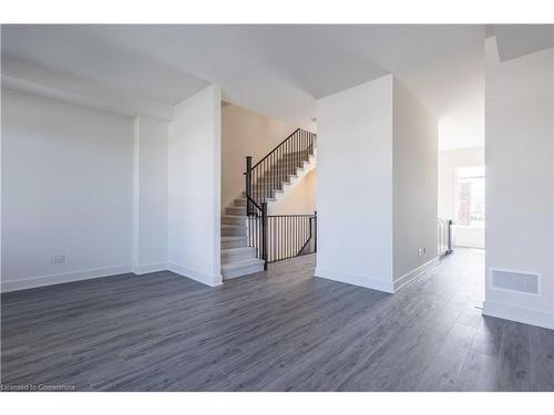 52 Windward Drive, Grimsby, ON - Indoor Photo Showing Other Room