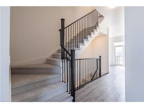 52 Windward Drive, Grimsby, ON - Indoor Photo Showing Other Room