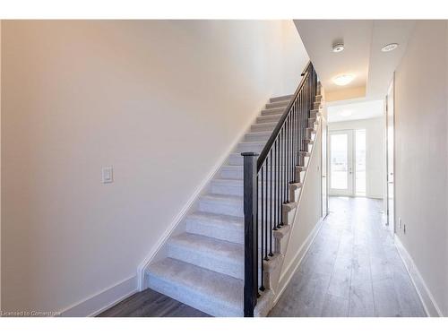 52 Windward Drive, Grimsby, ON - Indoor Photo Showing Other Room