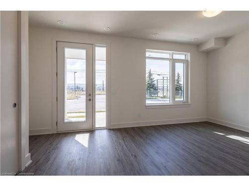 52 Windward Drive, Grimsby, ON - Indoor Photo Showing Other Room