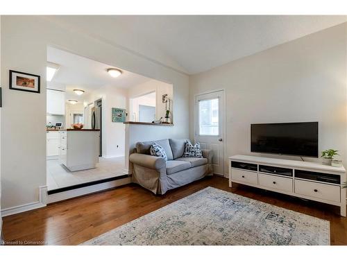 1098 Stephenson Drive, Burlington, ON - Indoor Photo Showing Living Room