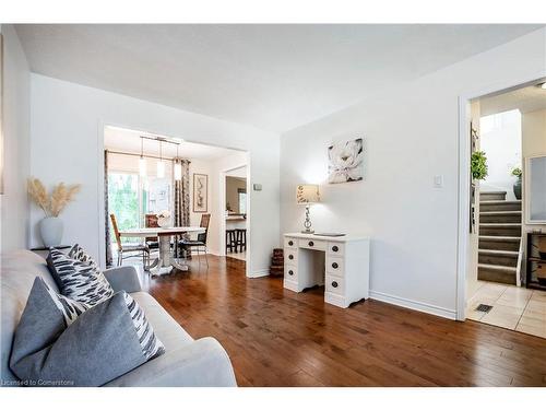 1098 Stephenson Drive, Burlington, ON - Indoor Photo Showing Living Room