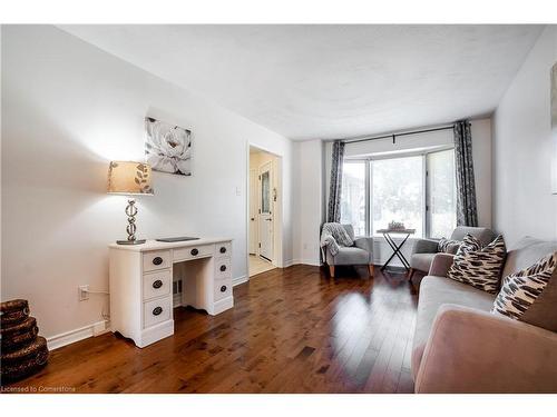 1098 Stephenson Drive, Burlington, ON - Indoor Photo Showing Living Room