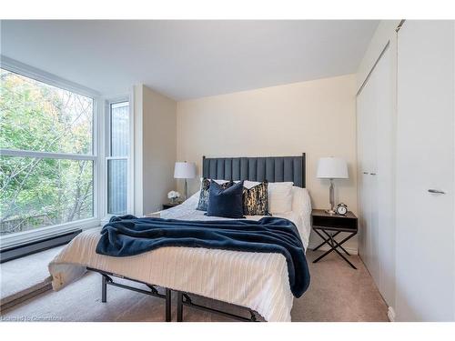 B52-25 Britten Close, Hamilton, ON - Indoor Photo Showing Bedroom