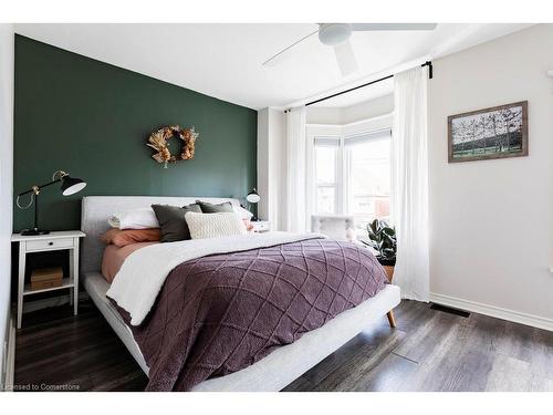 64 Lorne Avenue, Hamilton, ON - Indoor Photo Showing Bedroom